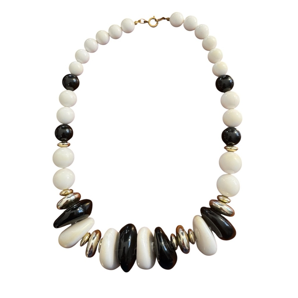 Elegant Vintage Black and White Beaded Necklace